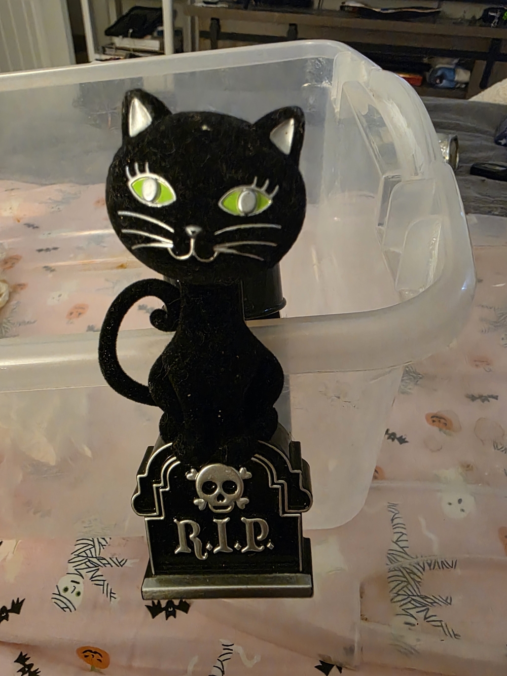 Wallflower DECORTATIVE PLUG Black Cat 'R.I.P.' LIGHTS UP GREEN EYES